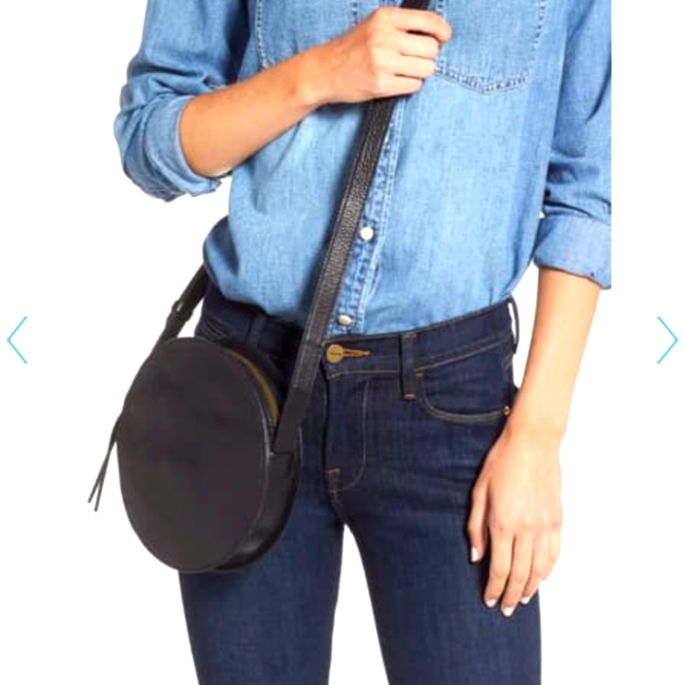 MadewellSimple Circle Crossbody Bag